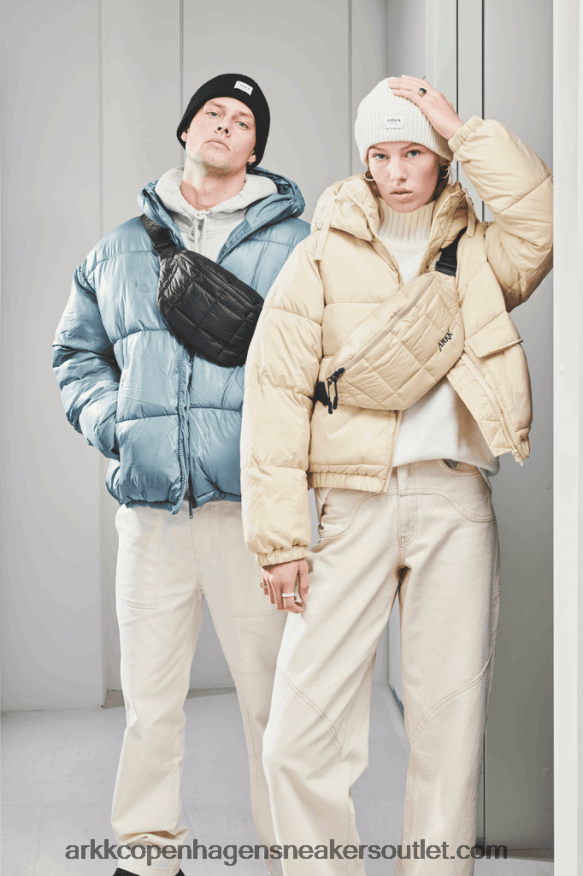 Z8HT4P269 ARKK Copenhagen γεμισμένο μπουμπάζ ανοιχτό έρημο μαύρο